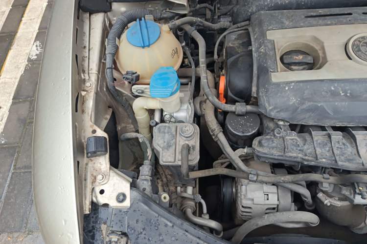 Used Skoda Superb 2012 1.8TSI Automatic Elegant Edition Engine Bay Right