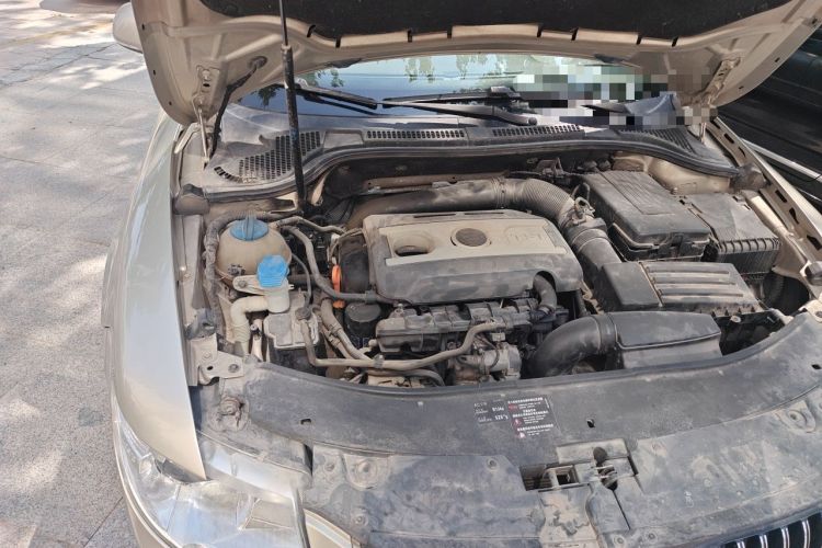 Used Skoda Superb 2012 2.0 TSI Automatic Luxury Edition Engine Bay Right