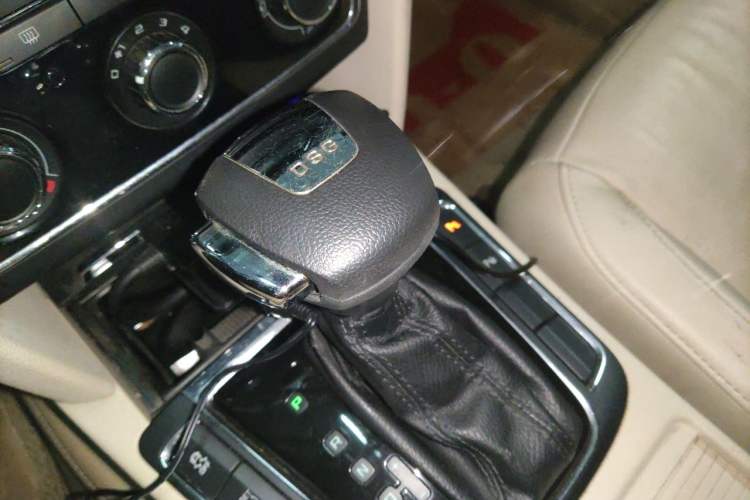 Used Skoda Superb 2012 1.4TSI DSG Elegant Edition Gear Lever