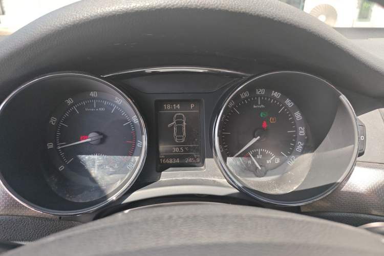 Used Skoda Superb 2012 2.0 TSI Automatic Luxury Edition Instrument Cluster
