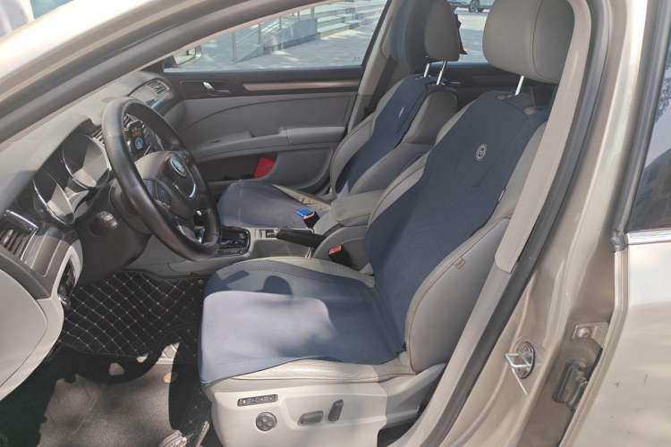 Used Skoda Superb 2012 2.0 TSI Automatic Luxury Edition Left Front Seat
