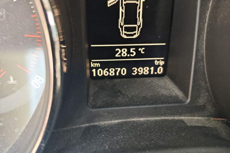 Used Skoda Superb 2012 1.8TSI Automatic Elegant Edition Odometer Close Up