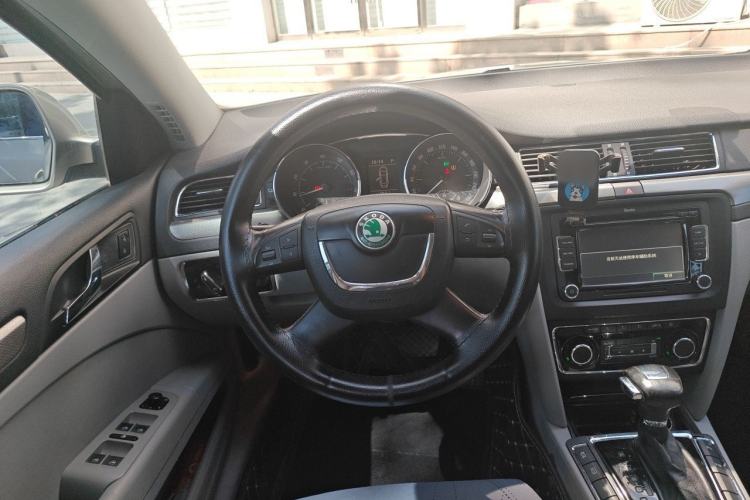 Used Skoda Superb 2012 2.0 TSI Automatic Luxury Edition Steering Wheel