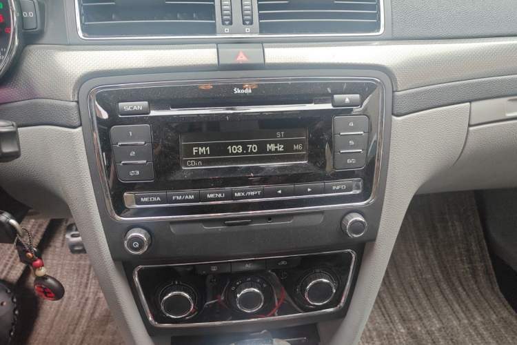 Used Skoda Superb 2012 1.4TSI DSG Zhiya Edition Audio And AC Panel