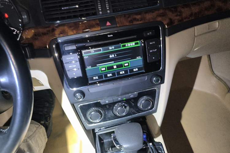 Used Skoda Superb 2012 1.8TSI Automatic Elegant Edition Audio And AC Panel