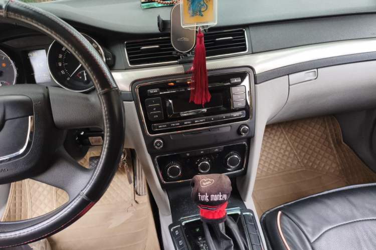 Used Skoda Superb 2012 1.4TSI DSG Zhiya Edition Audio And AC Panel
