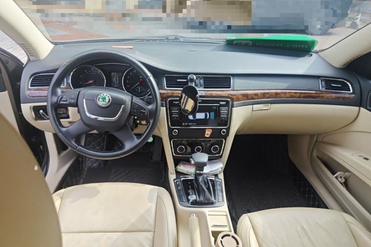 Used Skoda Superb 2012 1.8TSI Automatic Elegant Edition Center Console
