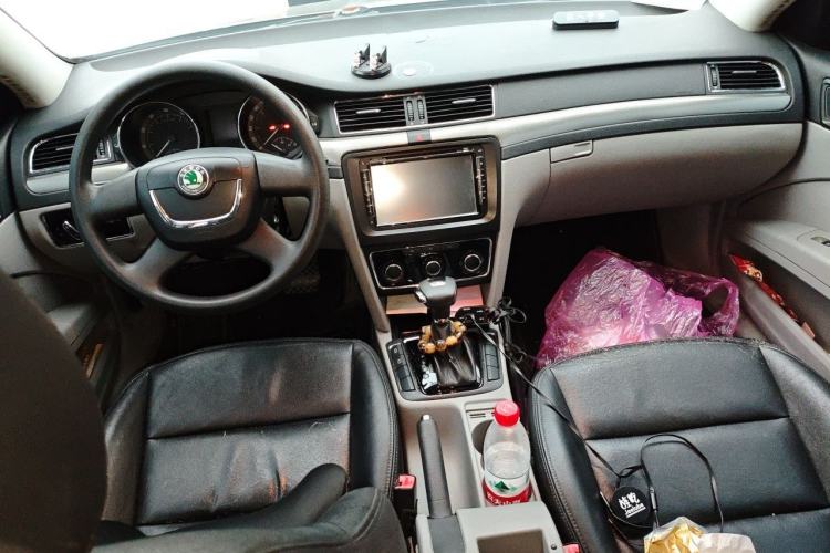 Used Skoda Superb 2012 1.4TSI DSG Zhiya Edition Center Console
