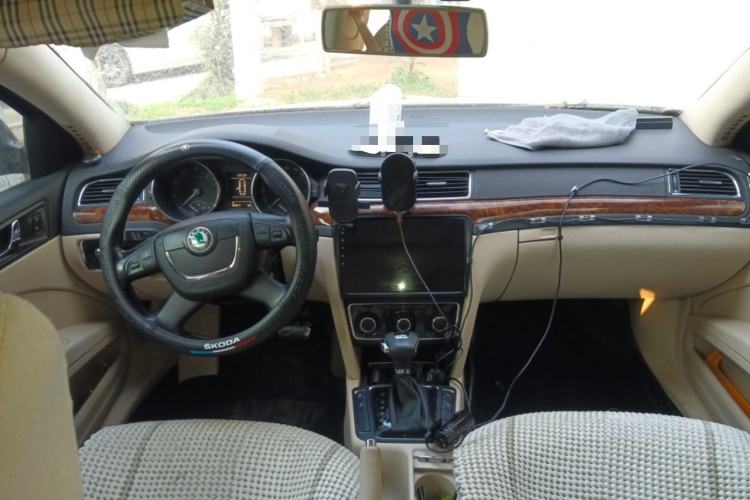 Used Skoda Superb 2012 1.4TSI DSG Elegant Edition Center Console