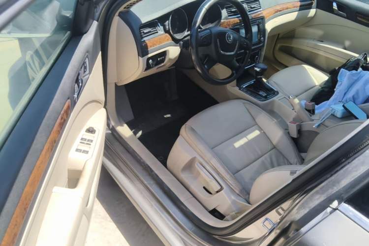 Used Skoda Superb 2012 1.8TSI Automatic Elegant Edition Driver Seat