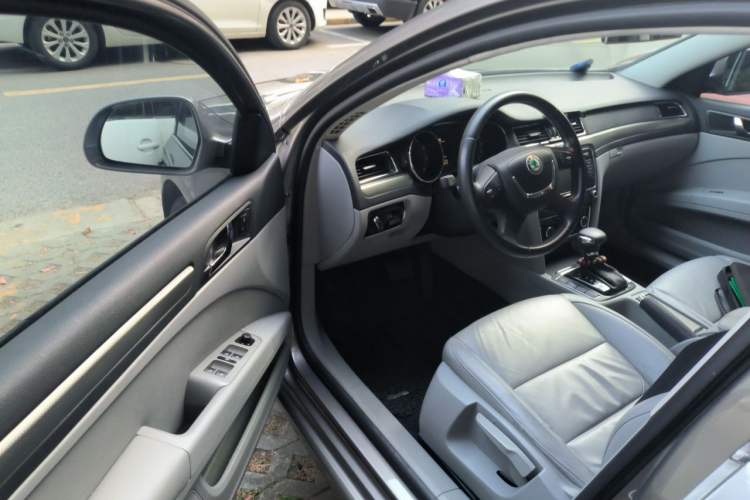 Used Skoda Superb 2012 1.8TSI Automatic Elegant Edition Driver Seat