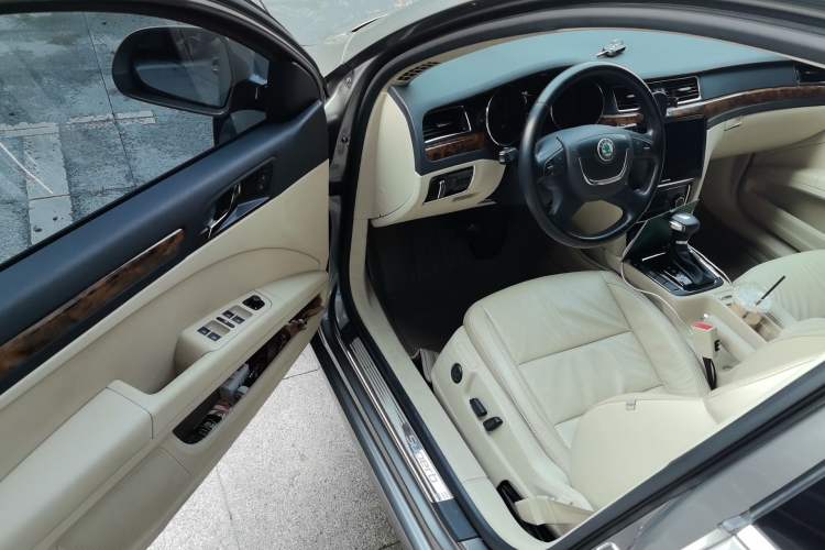 Used Skoda Superb 2012 1.8TSI Automatic Prestige Edition Driver Seat