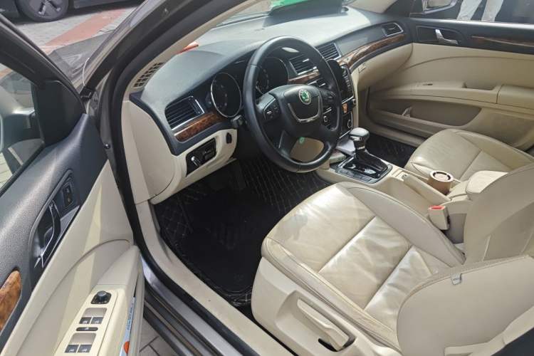 Used Skoda Superb 2012 1.8TSI Automatic Elegant Edition Driver Seat