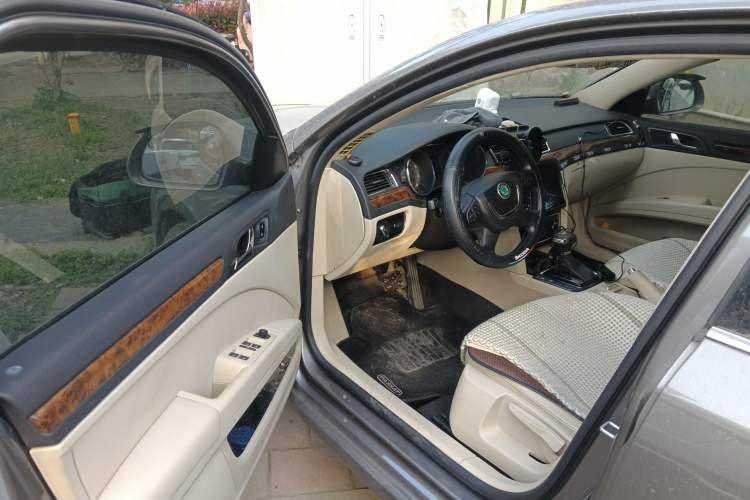 Used Skoda Superb 2012 1.4TSI DSG Elegant Edition Driver Seat