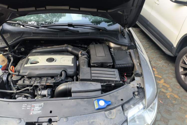 Used Skoda Superb 2012 1.8TSI Automatic Elegant Edition Engine Bay Left