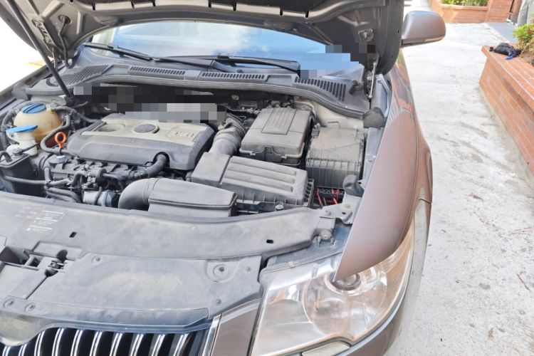 Used Skoda Superb 2012 1.8TSI Manual Elegant Edition Engine Bay Left