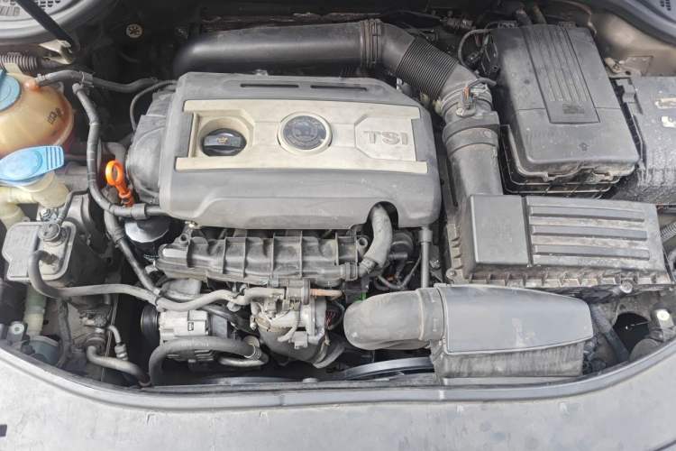 Used Skoda Superb 2012 1.8TSI Automatic Elegant Edition Engine Bay