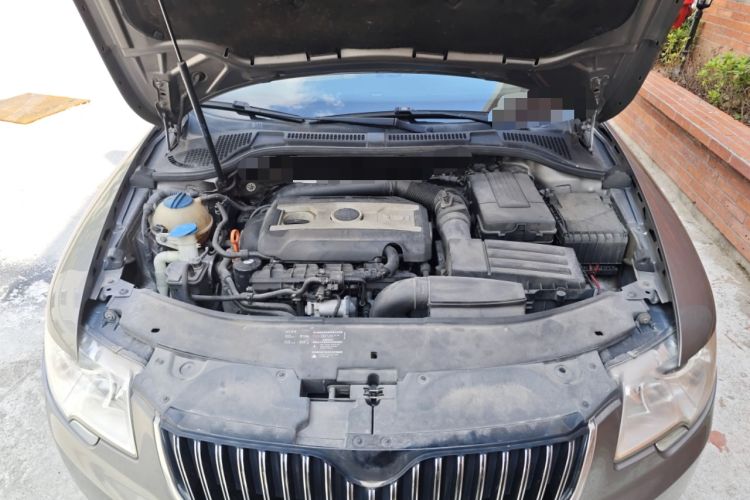 Used Skoda Superb 2012 1.8TSI Manual Elegant Edition Engine Bay