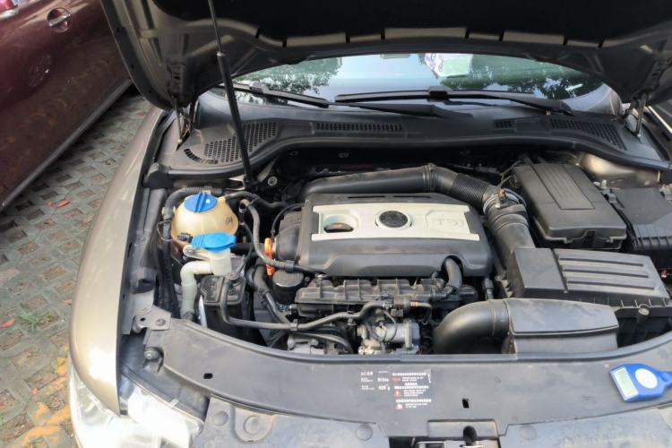 Used Skoda Superb 2012 1.8TSI Automatic Elegant Edition Engine Bay Right