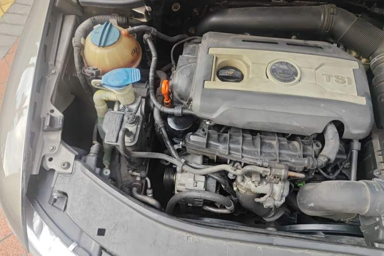 Used Skoda Superb 2012 1.8TSI Automatic Elegant Edition Engine Bay Right