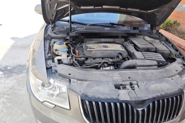 Used Skoda Superb 2012 1.8TSI Manual Elegant Edition Engine Bay Right