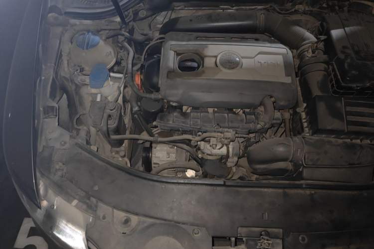 Used Skoda Superb 2012 1.8TSI Manual Elegant Edition Engine Bay Right