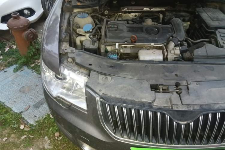 Used Skoda Superb 2012 1.4TSI DSG Elegant Edition Engine Bay Right