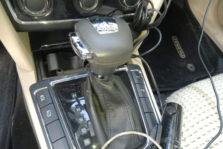 Used Skoda Superb 2012 1.4TSI DSG Elegant Edition Gear Lever