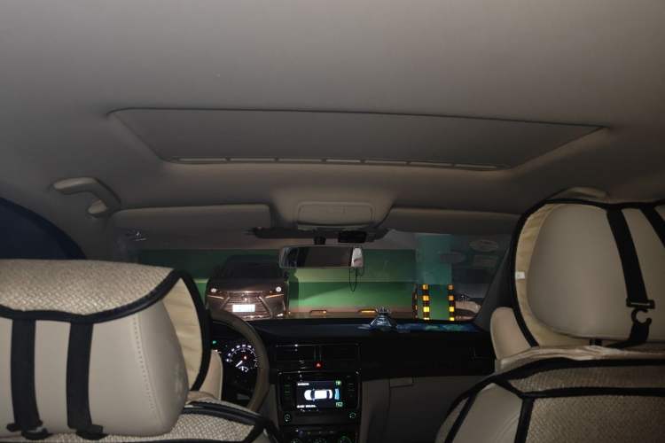Used Skoda Superb 2012 1.8TSI Manual Elegant Edition Headliner