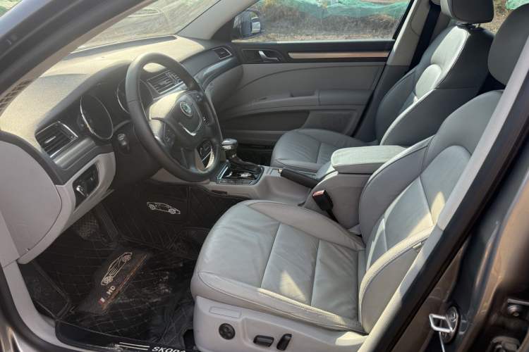 Used Skoda Superb 2012 1.8TSI Automatic Prestige Edition Interior 1