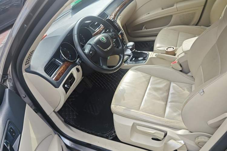Used Skoda Superb 2012 1.8TSI Automatic Elegant Edition Left Front Seat