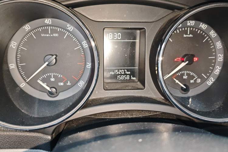 Used Skoda Superb 2012 1.4TSI DSG Zhiya Edition Odometer Close Up