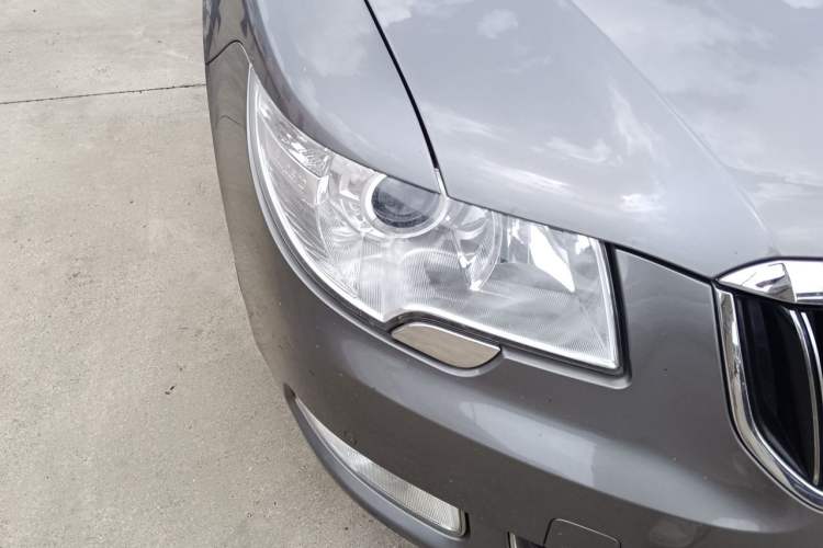 Used Skoda Superb 2012 1.4TSI DSG Elegant Edition Right Front Headlight