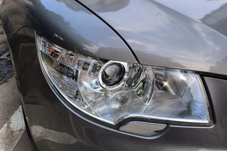 Used Skoda Superb 2012 1.8TSI Automatic Elegant Edition Right Front Headlight
