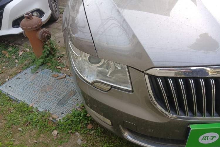 Used Skoda Superb 2012 1.4TSI DSG Elegant Edition Right Front Headlight