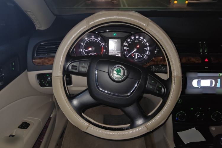 Used Skoda Superb 2012 1.8TSI Manual Elegant Edition Steering Wheel