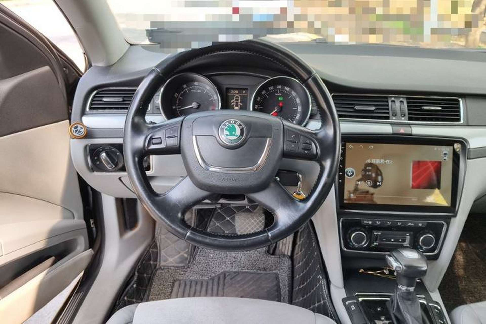 Used Skoda Superb 2012 2.0 TSI Automatic Luxury Edition Steering Wheel