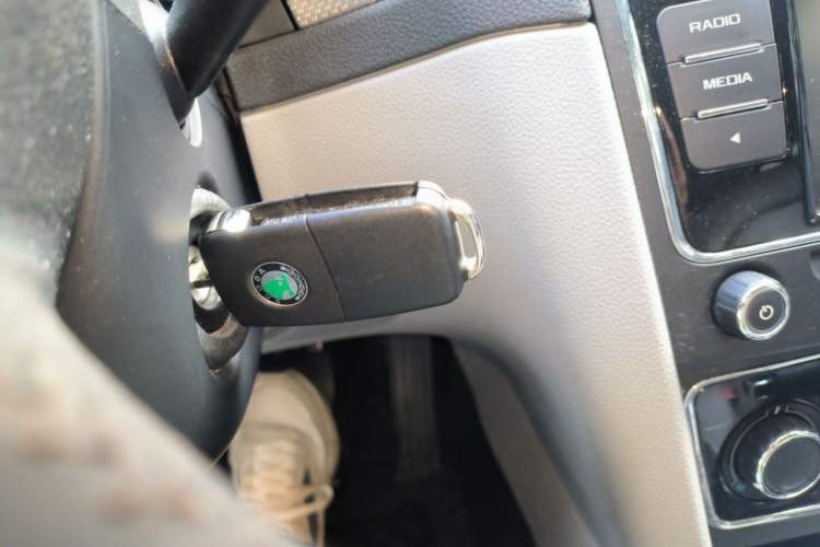 Used Skoda Superb 2012 1.8TSI Automatic Elegant Edition Vehicle Key