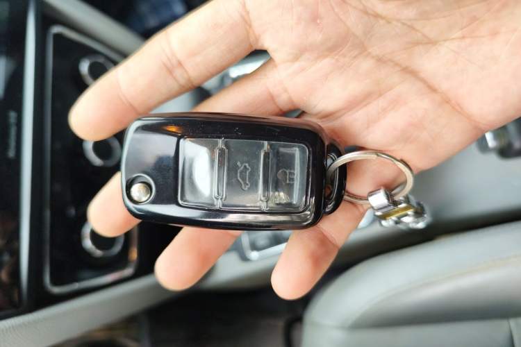 Used Skoda Superb 2012 1.8TSI Automatic Elegant Edition Vehicle Key
