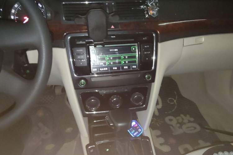 Used Skoda Superb 2012 1.8TSI Automatic Elegant Edition Audio And AC Panel