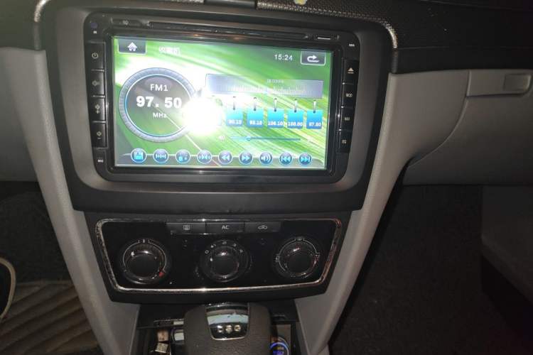 Used Skoda Superb 2012 1.4TSI DSG Zhiya Edition Audio And AC Panel