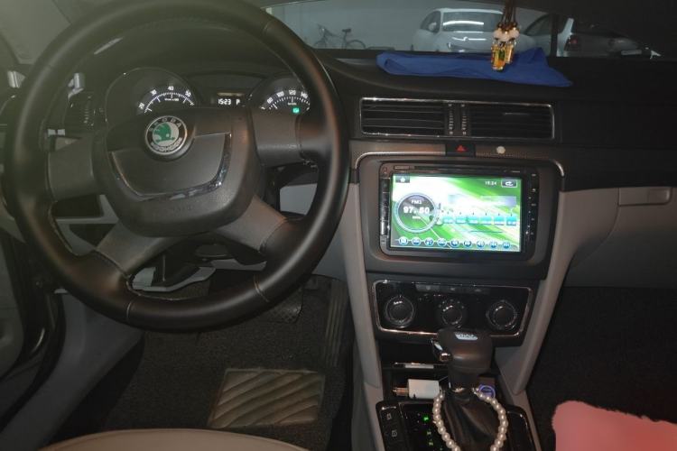 Used Skoda Superb 2012 1.4TSI DSG Zhiya Edition Center Console
