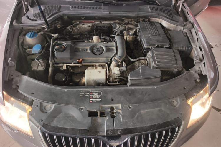 Used Skoda Superb 2012 1.4TSI DSG Elegant Edition Engine Bay