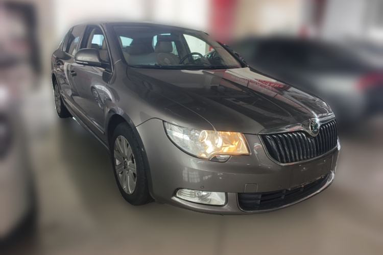 Used Skoda Superb 2012 1.4TSI DSG Elegant Edition Front Right 45 Deg