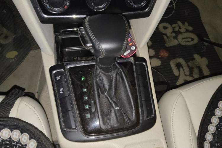 Used Skoda Superb 2012 1.8TSI Automatic Elegant Edition Gear Lever