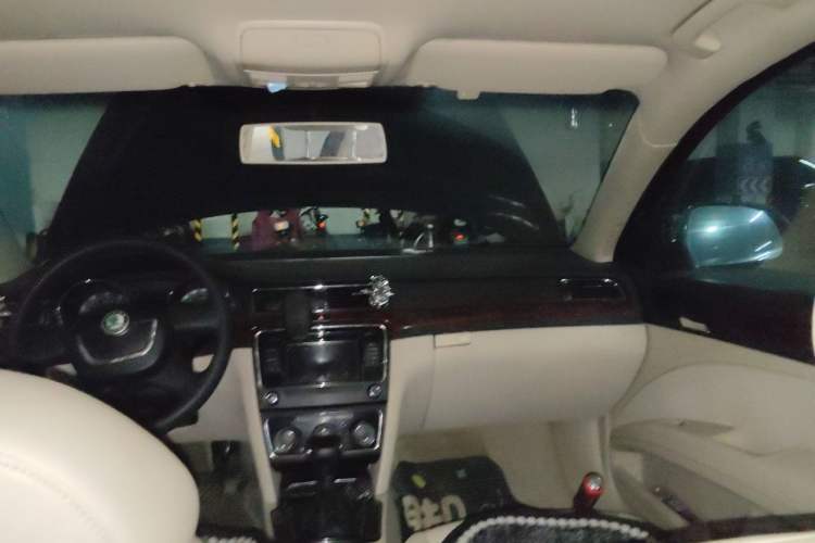 Used Skoda Superb 2012 1.8TSI Automatic Elegant Edition Headliner