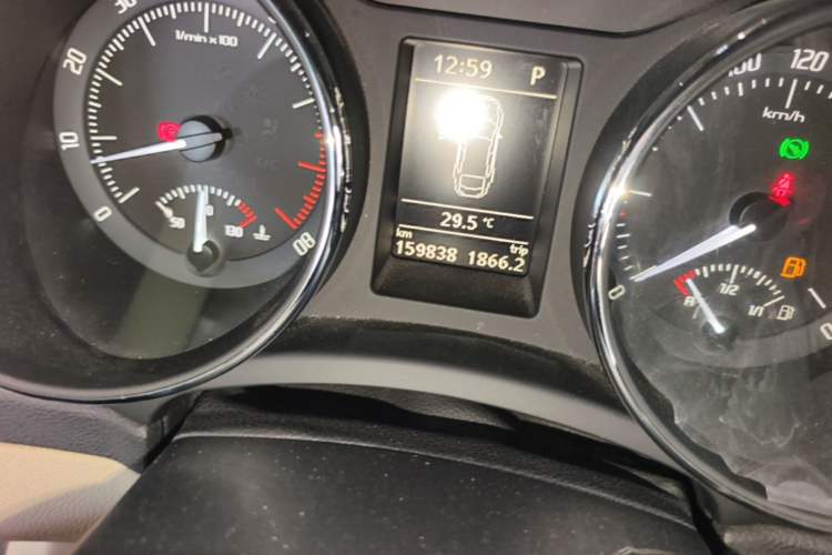 Used Skoda Superb 2012 1.4TSI DSG Elegant Edition Odometer Close Up