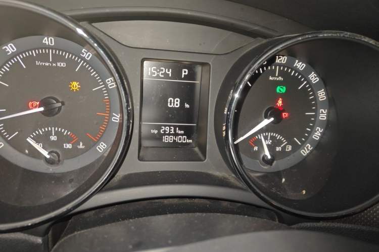 Used Skoda Superb 2012 1.4TSI DSG Zhiya Edition Odometer Close Up