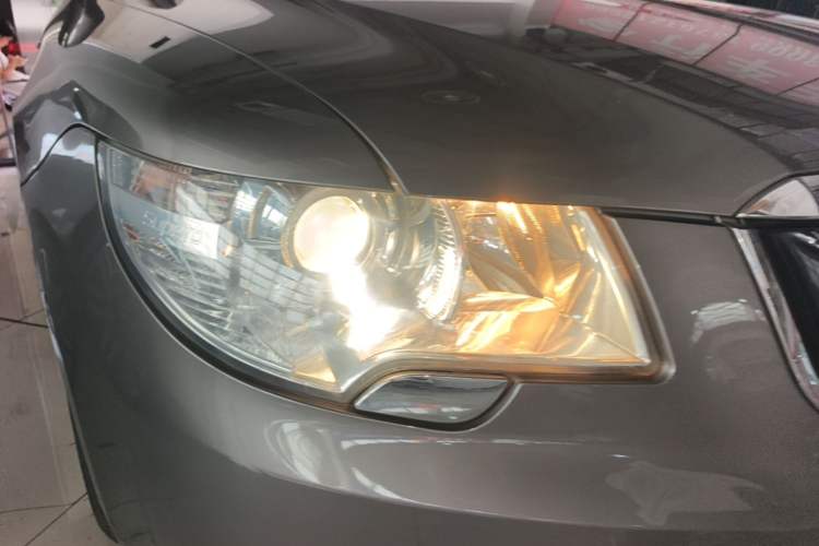 Used Skoda Superb 2012 1.4TSI DSG Elegant Edition Right Front Headlight