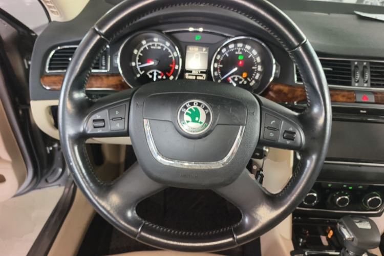 Used Skoda Superb 2012 1.4TSI DSG Elegant Edition Steering Wheel